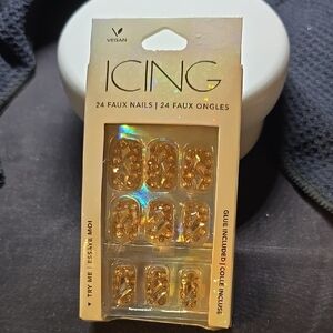 Icing Gold Press-On Nails for Glamorous Style NWT